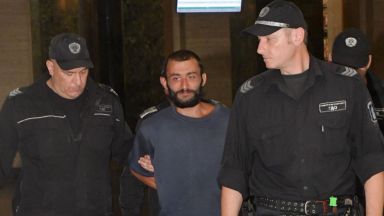 Прокуратурата иска въдворяване на мъжа, пребил майка си и убил баща си в София
