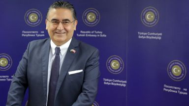 Турският посланик: Укрепихме демокрацията, наказахме враговете