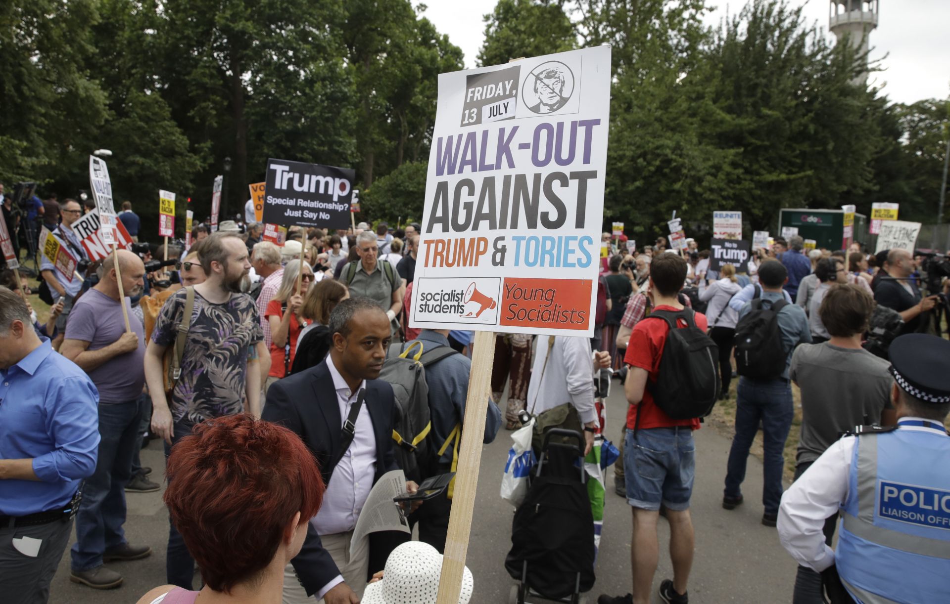 Протестиращи срещу Тръмп в Лондон