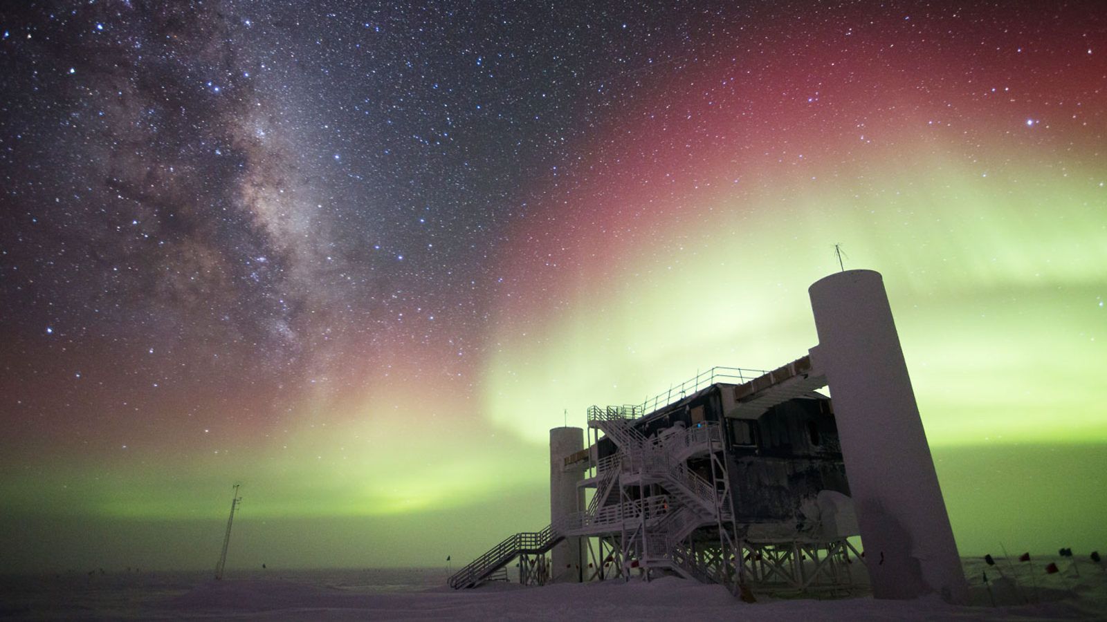 Детектора на неутрино АйсКюб в Антарктида