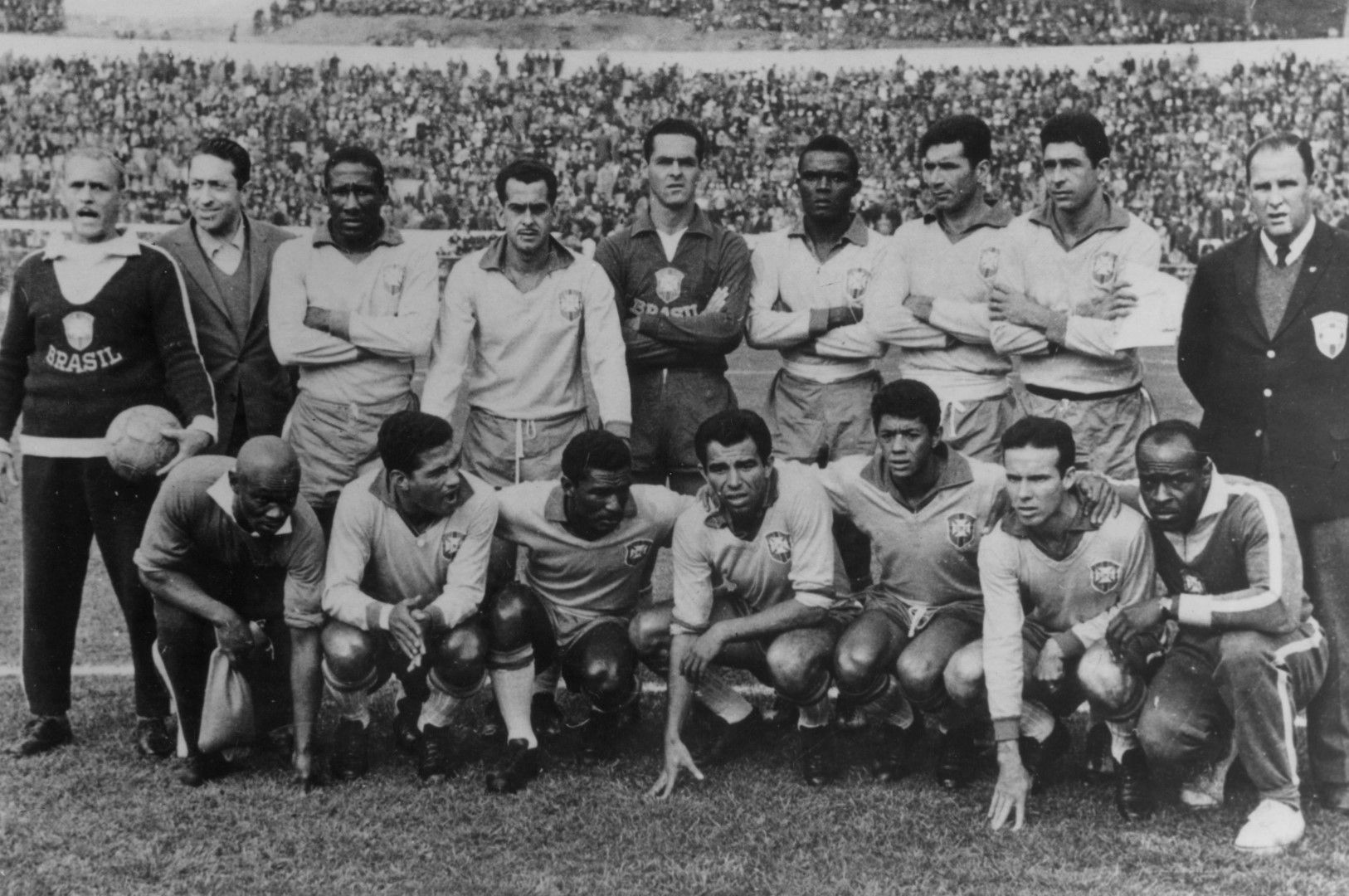 1962 г., Чили. Бразилия отново отива като фаворит на турнира и, въпреки че губи Пеле за важните мачове, вдига купата след 3:1 над Чехословакия на финала.