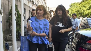 Майки с деца с увреждания започват нови протести