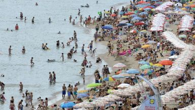 Ангелкова: Очакваме над 5,5 млн. чужди туристи за лятото