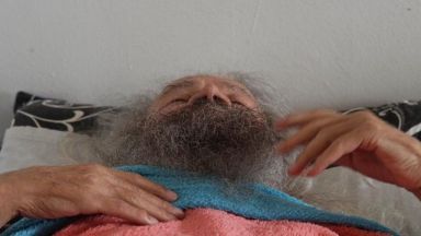 Цвета Караянчева и Валентин Радев посетиха Николай Колев-Босия в дома му
