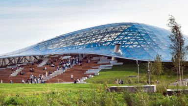 Валерий Гергиев и Рикардо Мути откриват архитектурен шедьовър с форма на летяща чиния