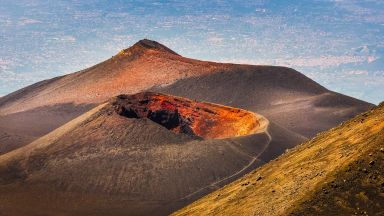 Има опасност от активизиране на вулкана Етна