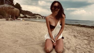 Луиза секси на плажа (снимки)