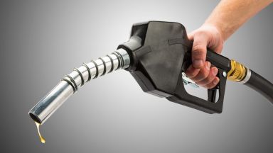 По искане на прокуратурата КЗК проверява цените на горивата 