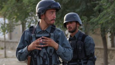 Десетки убити и ранени при атентат в Кабул след завръщане на вицепрезидент в изгнание