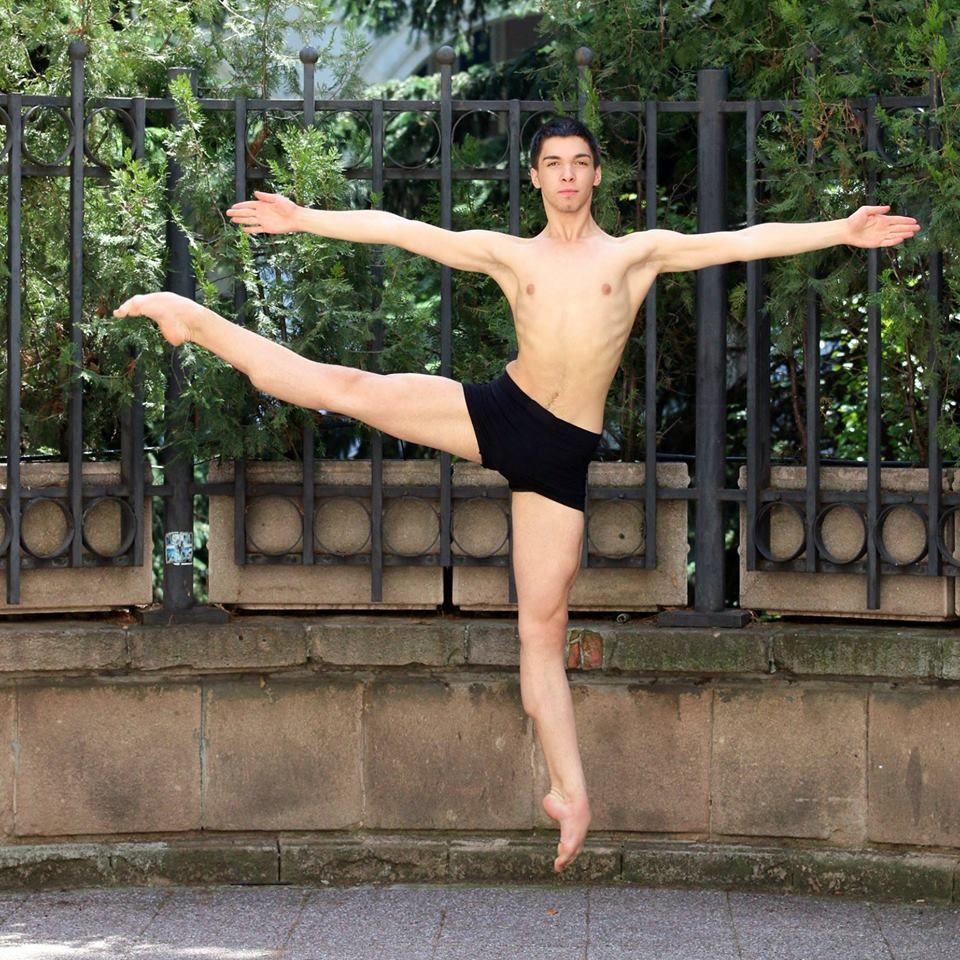 Георги Капитански е сред финалистите на Международния балетен конкурс във Варна