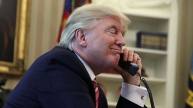 Белият дом засекрети разговорите на Тръмп с чужди лидери