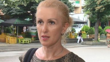 Екип на Спешна помощ с линейка остави 8-годишно дете на пътя