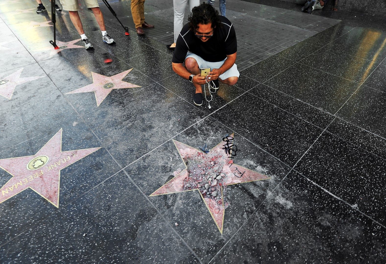 Какие звезды на аллее славы. Лос Анджелес аллея славы. Голливудская «аллея славы» Лос-Анджелес. Аллея звезд (г.Лос-Анджелес, штат Калифорния). Честер Беннингтон звезда на аллее славы.