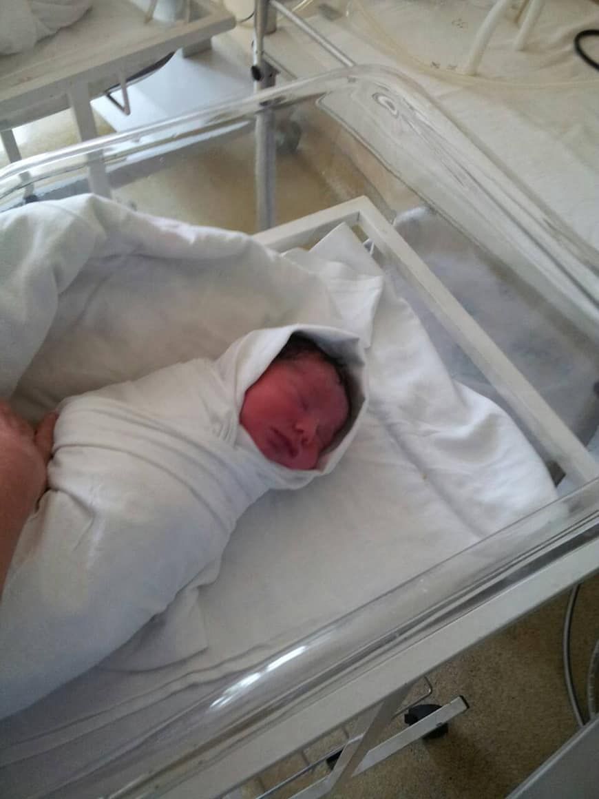 Карина се роди днес в Майчин дом в София