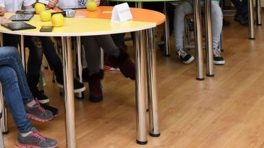 Стомашно разстройство натръшка децата в две училища в София