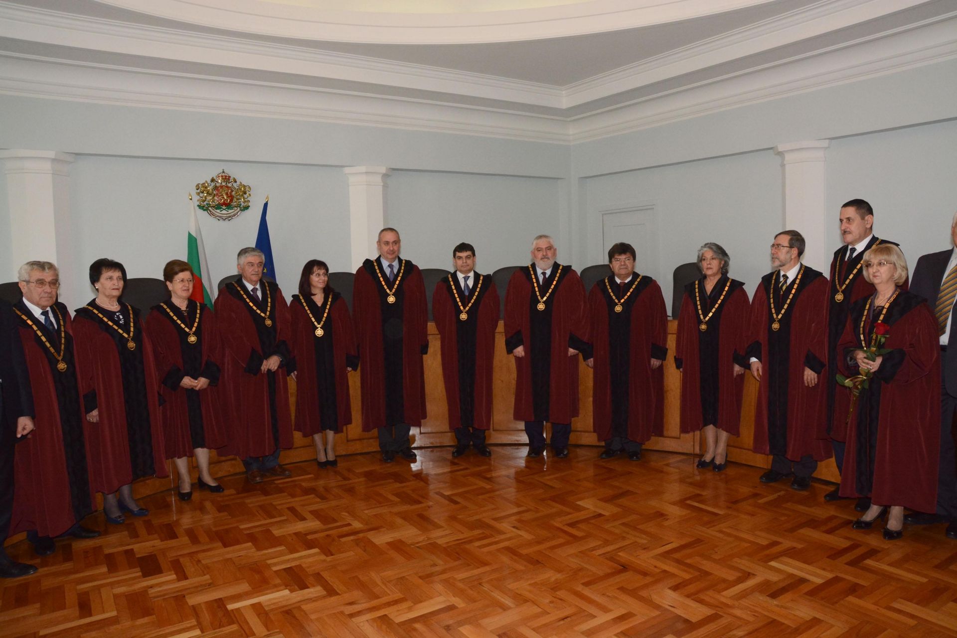 Конституционният съд образува дело по искането на главния прокурор Иван Гешев
