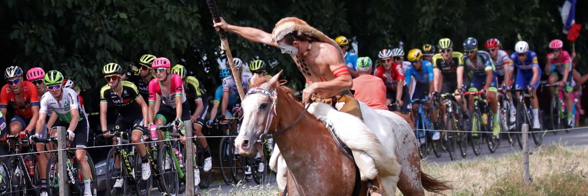 3414 километра романтика, луди глави и драма от Бискайския залив до Париж