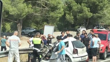 Двама души загинаха и тридесет бяха ранени  при катастрофа в Анталия 