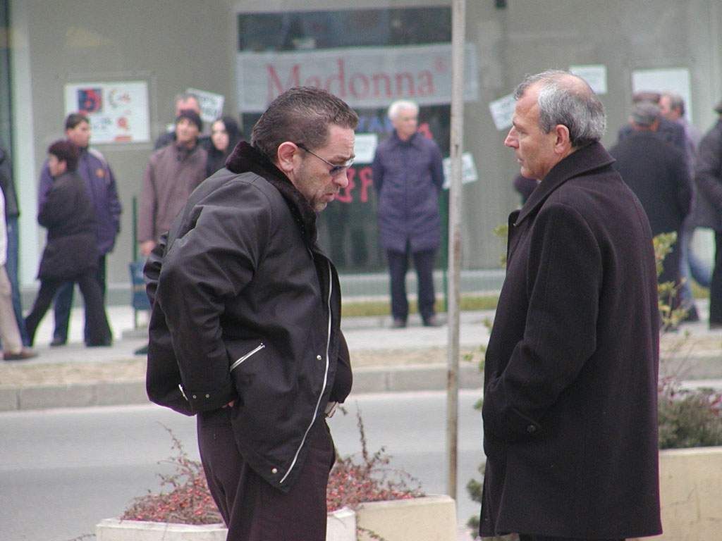 Ангел Димитров-Чората и генерал Богомил Янев минути след убийството на Васил Гьорчев-Кьоравия в Благоевград