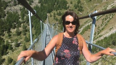 Мануела Малеева се похвали с екскурзия до най-дългия висящ мост в света (снимки)