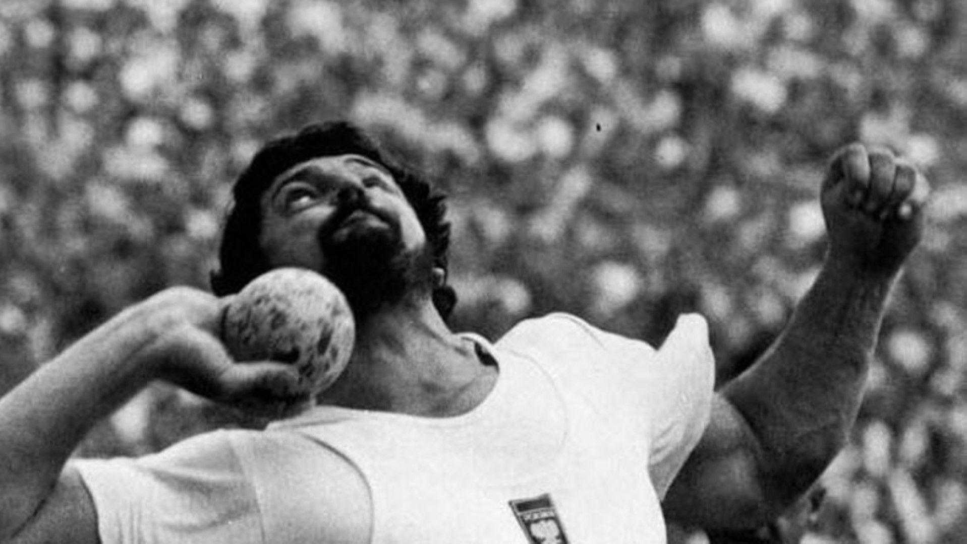 Владислав Комар е шампион от Олимпийските игри в Мюнхен 1972   в хвърлянето на гюле, а след края на кариерата му е актьор и   се снима във филми, като емблематична е брадата, с която го   знае цяла Европа.