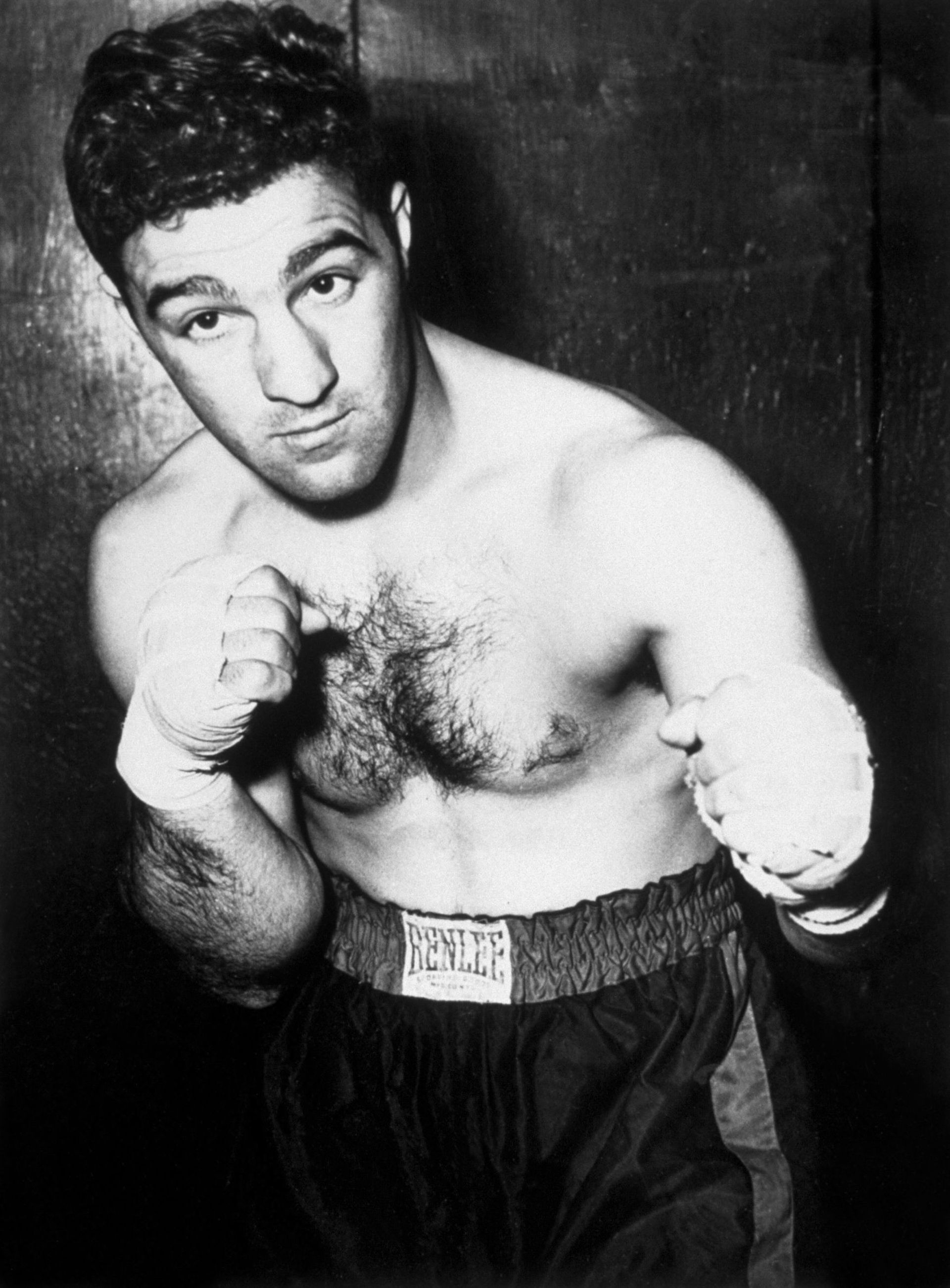 Роки Марчиано е легендарно име за бокса, като е смятан за един от най-добрите в цялата история на този спорт. Той е и единственият боксьор в тежка категория, който се оттегля без загуба на профиринга след 49 победи, от които 43 с нокаут. Държи световната титла между 1952 и 1956 г., като в този период побеждава колоси като Джо Луис, Джързи Джо Уолкът и Роланд ла Старца. Загива на 45 години в катастрофа с малък частен самолет край Айова, където отива при приятели. Нощният полет се оказва проблемен заради лошото време, а пилотът опитва да приземи триместния самолет, но го удря в дърво. И тримата загиват на място.