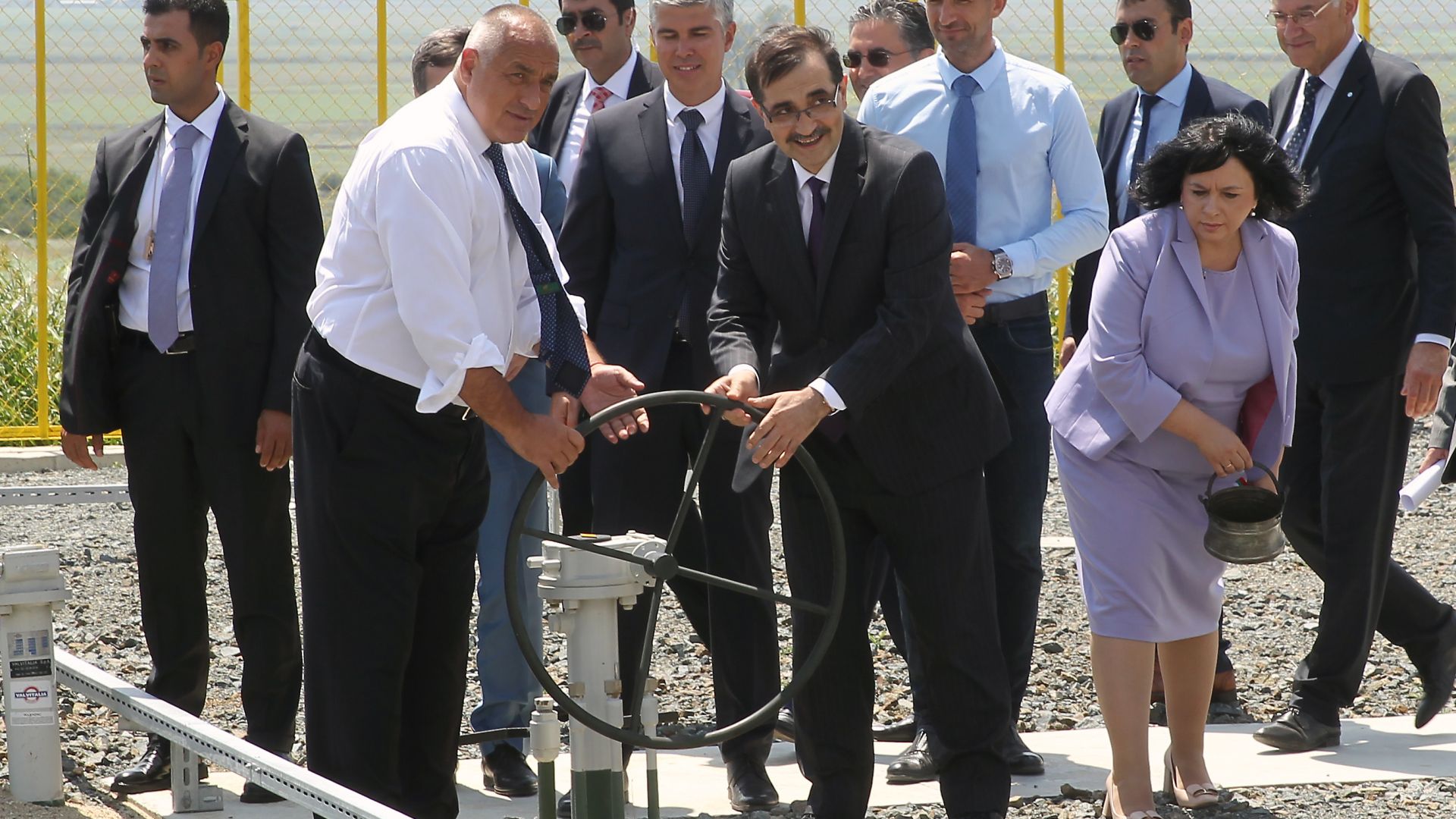 Борисов и турски министър завъртяха крана на транзитния газопровод