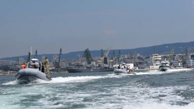 Българските ВМС получиха от САЩ нови бойни моторни лодки 