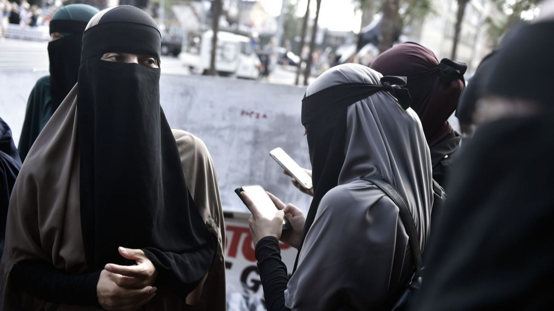 В Дания за пръв път наложиха глоба за носене на ислямско було