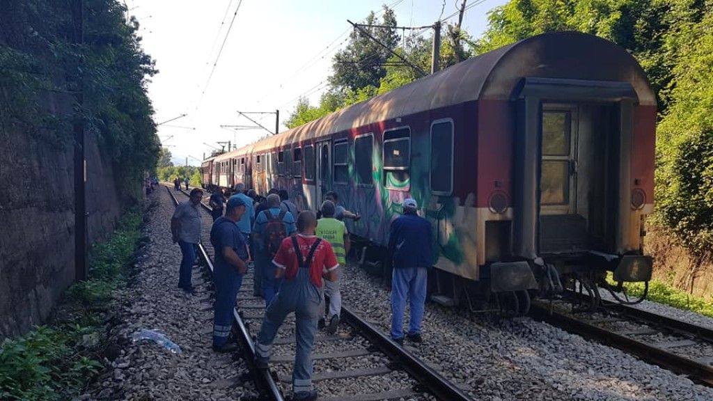 Пътниците от влака след инцидента