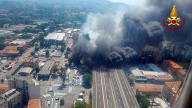 Взривът край Болоня: 1 загинал, 40 пострадали, счупени стъкла на къщи, срутен мост