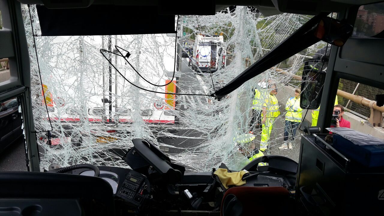 Седем ученици от 11 и 12 клас от професионалната гимназия по механотехника "Владимир Комаров" в Силистра пострадаха при взрива в Болония