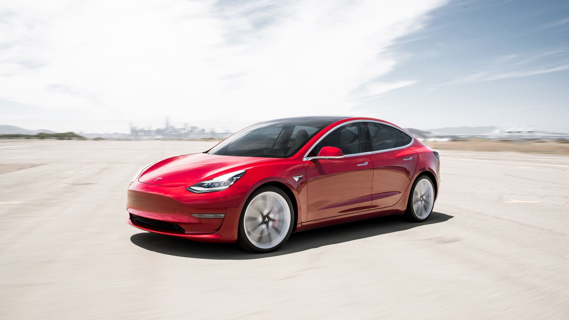 Tesla Model 3 влезе в топ 10 по продажби