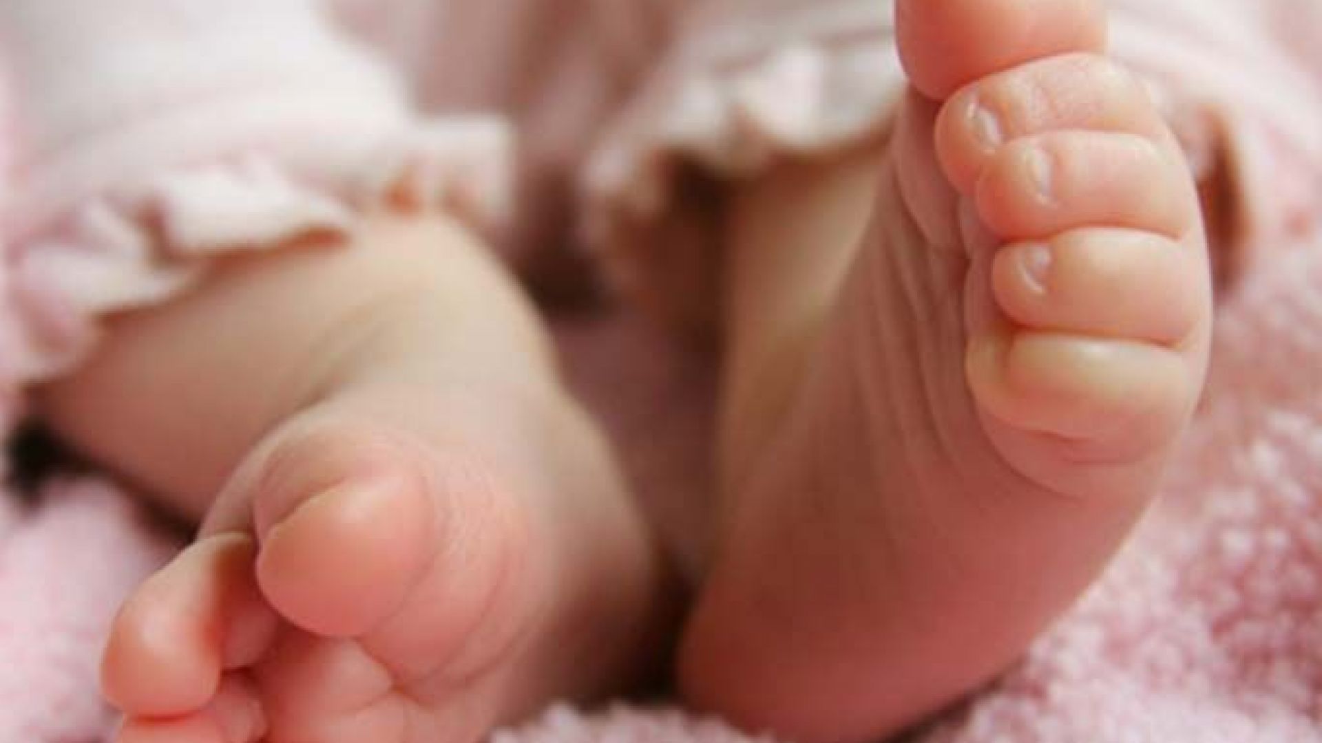 Първото бебе за новата година в болница Майчин дом е