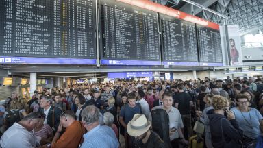 Авиокомпаниите настояват ЕС да намали обезщетенията за закъснели полети 