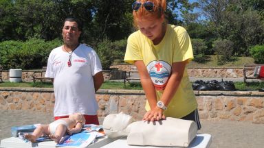 Областната структура на БЧК в Русе организира курс за водни
