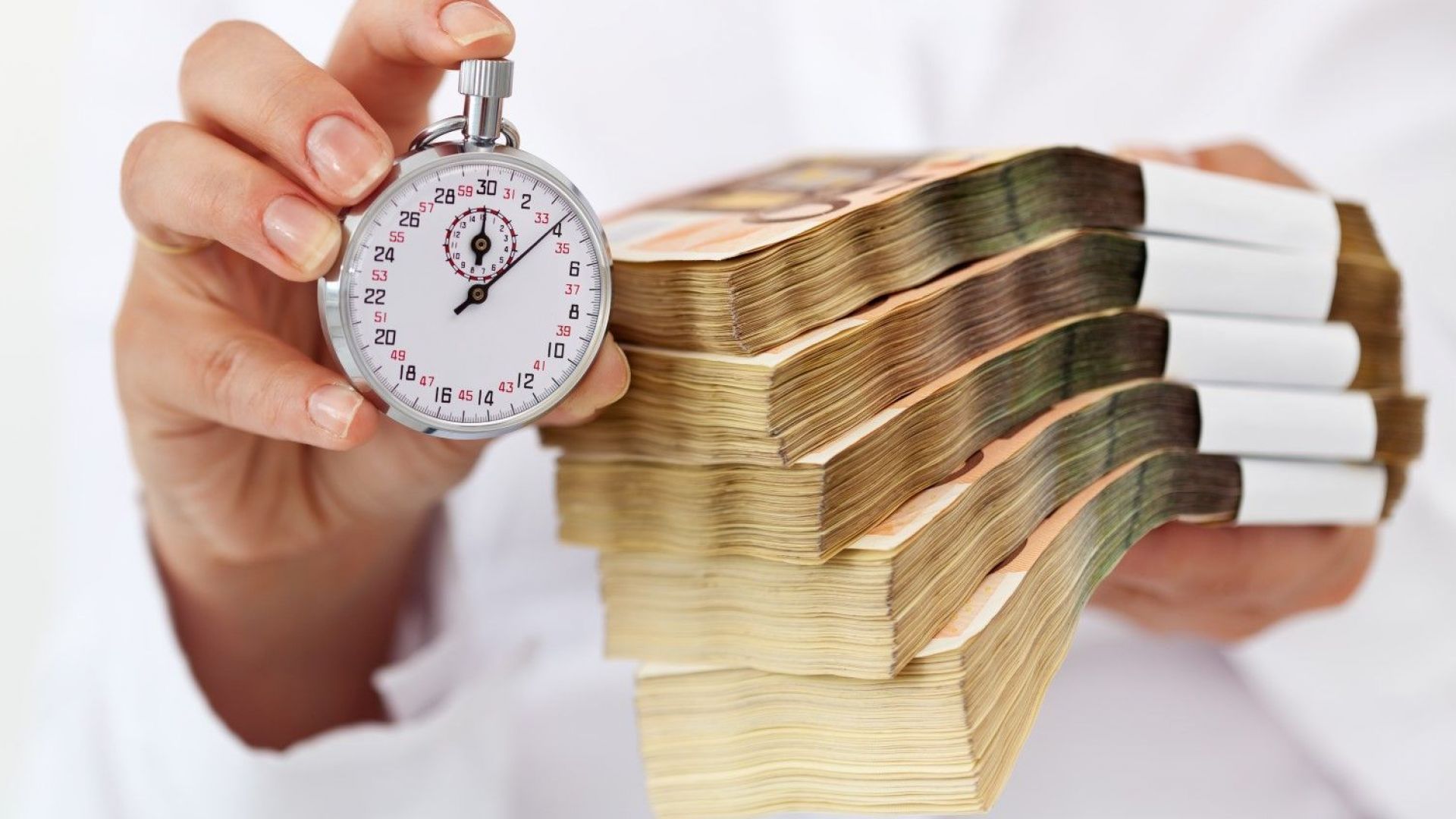 Нова схема за телефонна измама включва вече и банкери помагащи