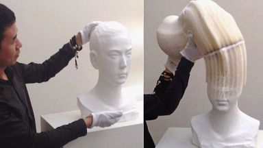 Гъвкавите скулптури на Ли Хунбо се разтягат като акордеон