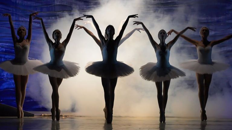 Резултат с изображение за „премиерата на балета Лебедово езеро“