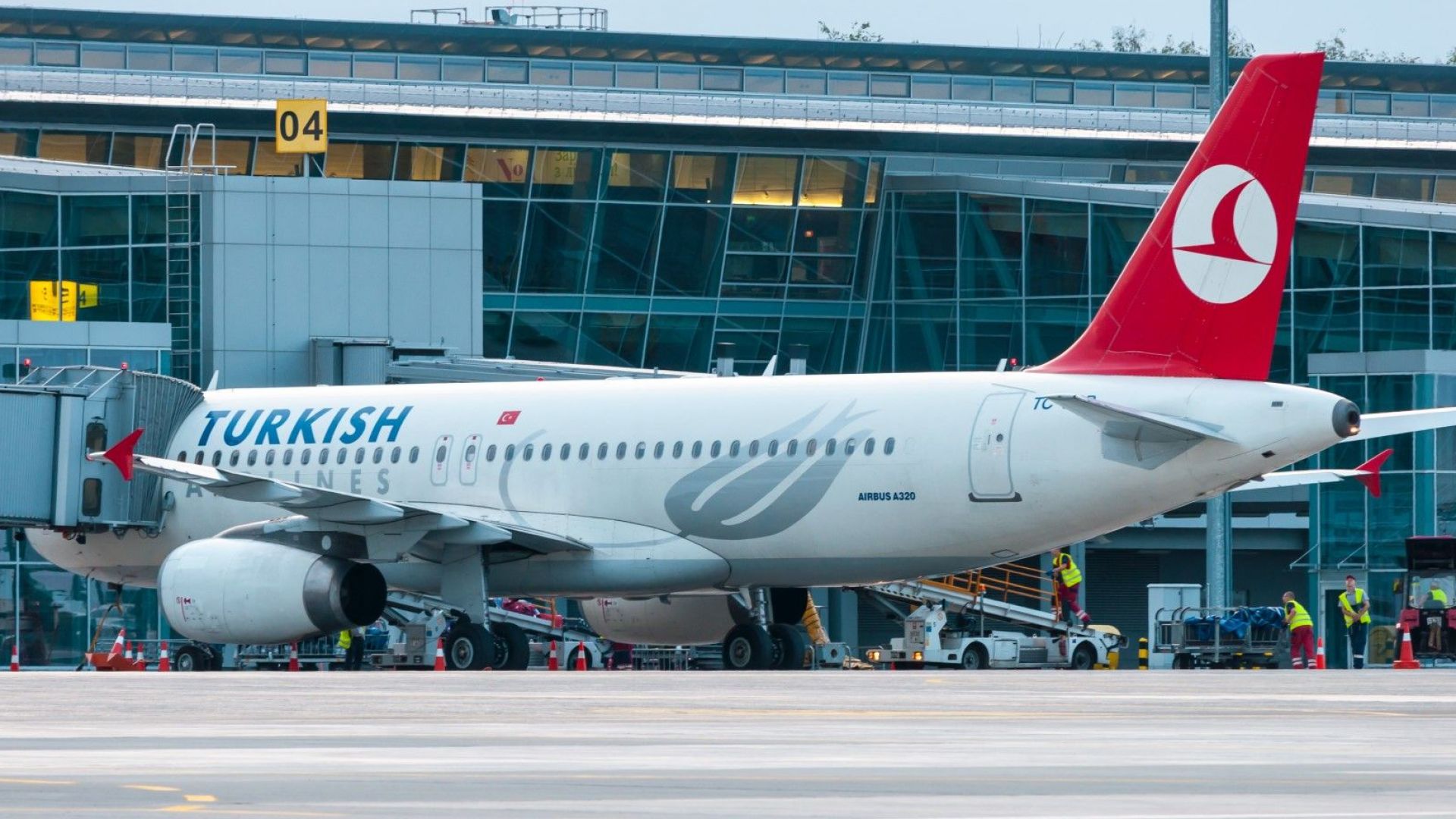 Самолет на Търкиш еърлайнс, изпълняващ полет от Истанбул, кацна успешно