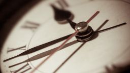 ЕС зацикли в преговорите за прекратяване на смяната на часовото време