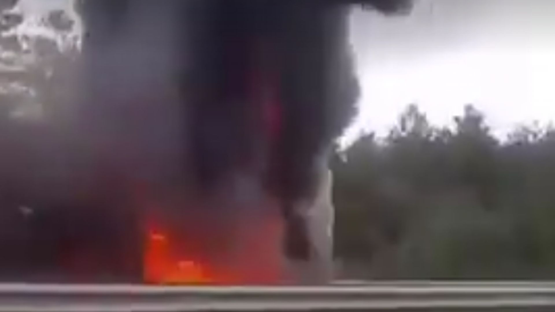 Гръцки ТИР изгоря на магистрала "Марица"