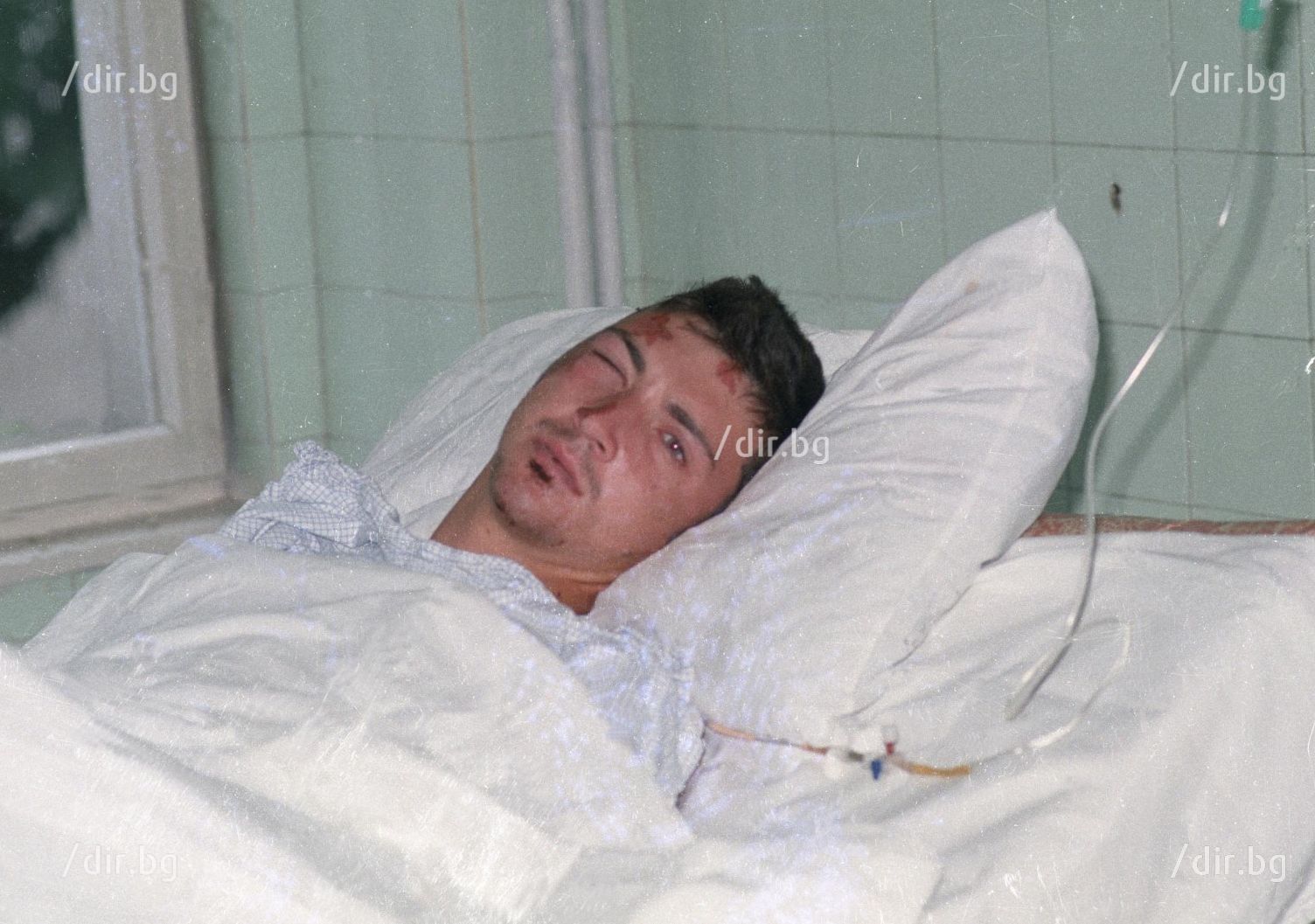 Оцелелият редник Кръстьо Дунчев е настанен в "Пирогов" с тежка черепно-мозъчна травма и прекарва няколко дни в кома.