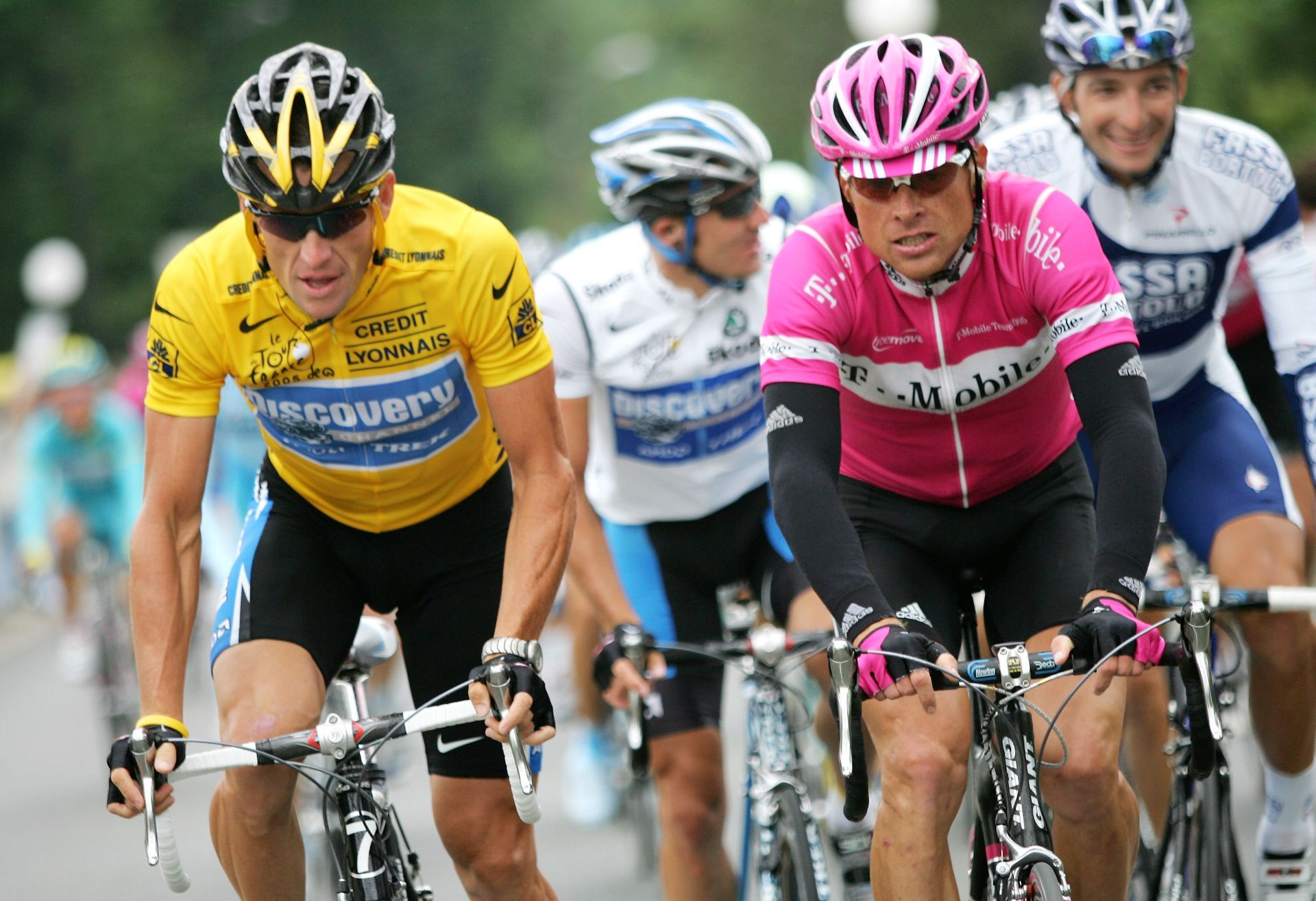 Улрих (вдясно) и Ланс Армстронг на "Тур дьо Франс" прези 13 години.