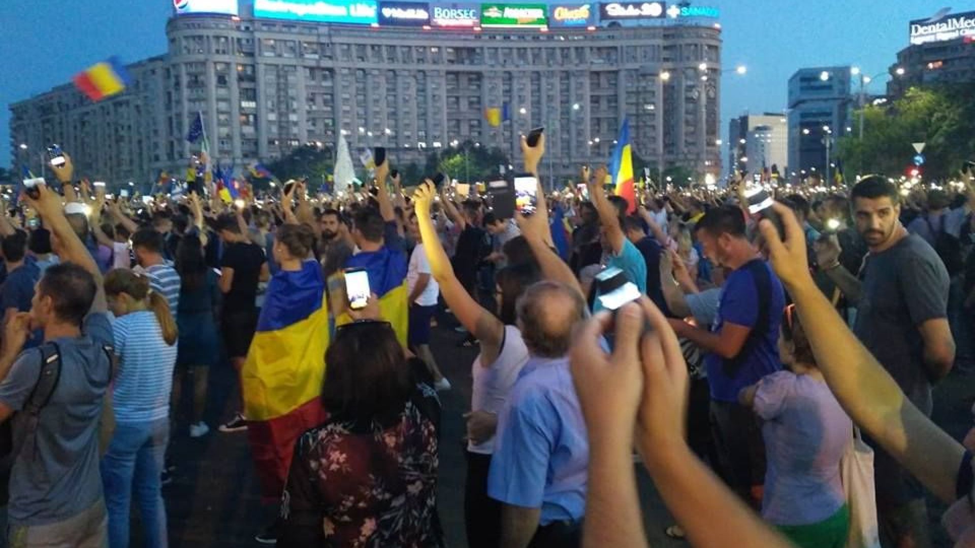 Без ексцесии на втория протест в Букурещ (видео)