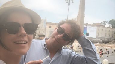 Мона и съпругът ѝ на пътешествие в Рим (снимки)