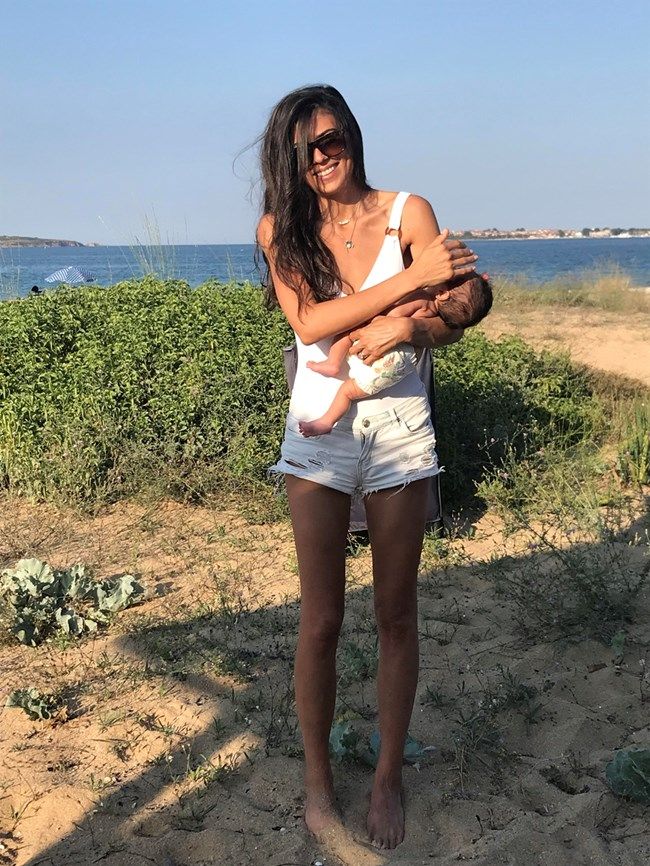 Емануела Толева със сина си Васил