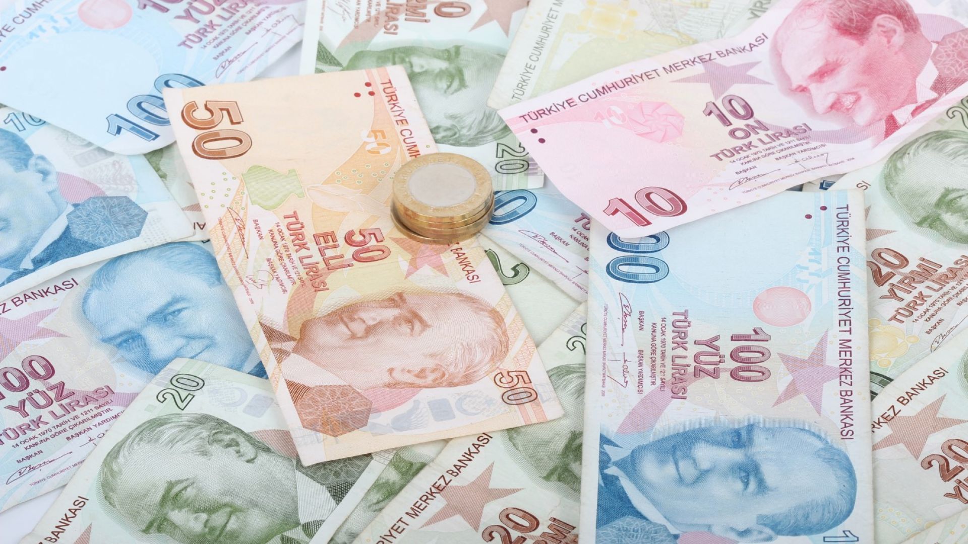 Турската централна банка шоково повиши лихвите 