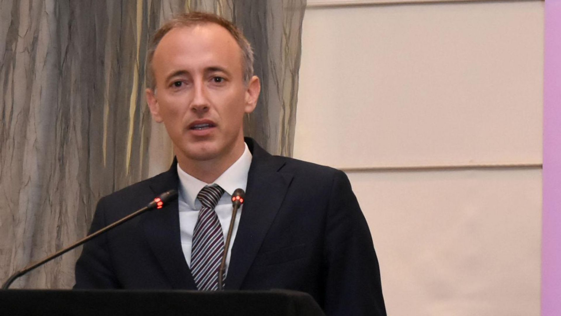 Когато хората са по образовани раждаемостта спада Насърчаваме раждаемостта с всички