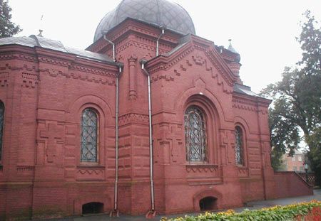 Пирогов все така си почива в малка семейна гробница във Виница (днешна Украйна